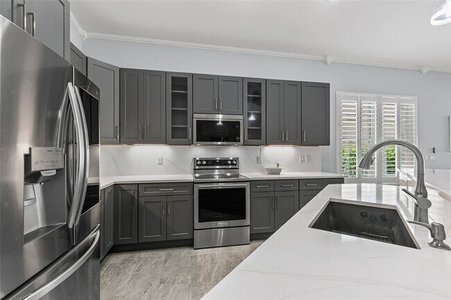 Building Photo - 13 Village View Dr