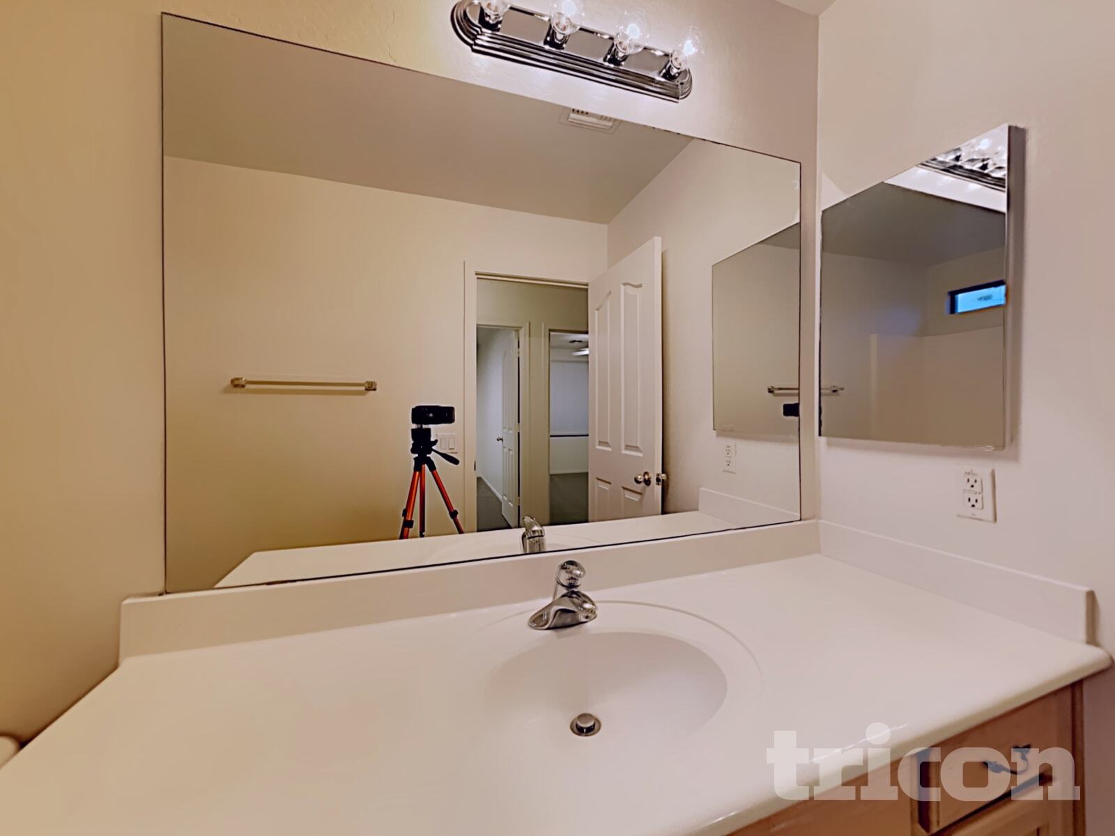 Building Photo - 12746 W Hollyhock Dr