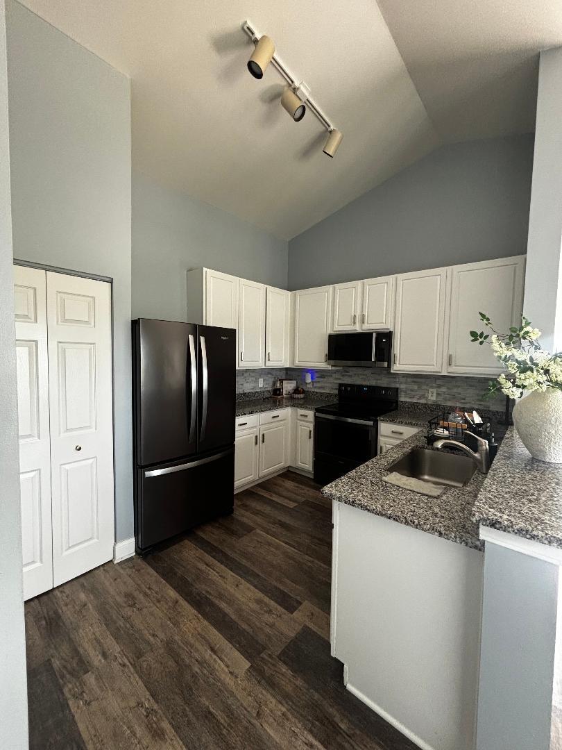 Building Photo - 224 Bertram Dr