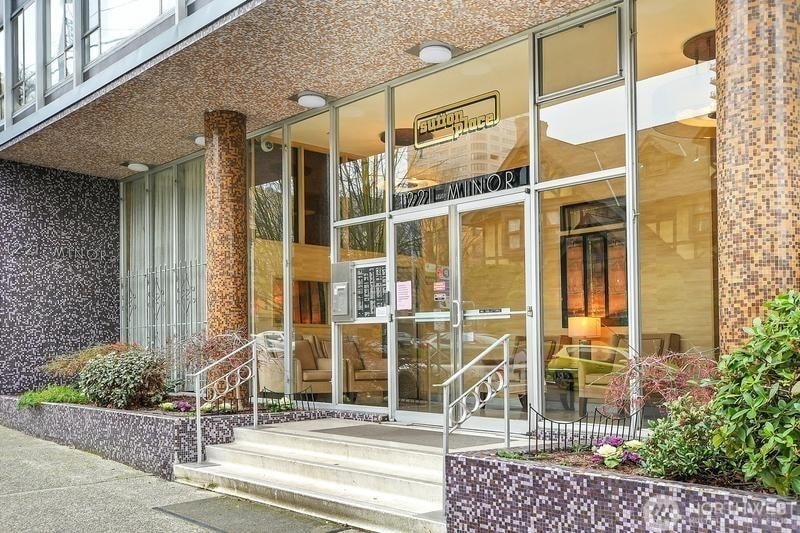 Building Photo - 1221 Minor Ave