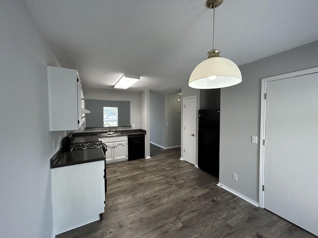 Building Photo - 3 BD 2 BA APARTMENT BY TTU FOR RENT