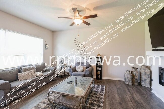 Building Photo - 265 Prairie Bluff Dr