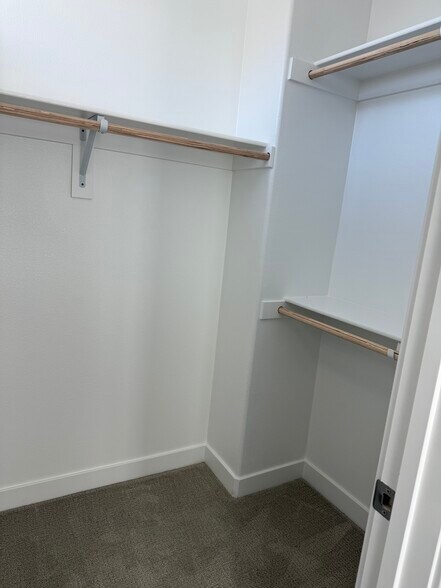 Building Photo - 26849 Laurel Mountain Loop