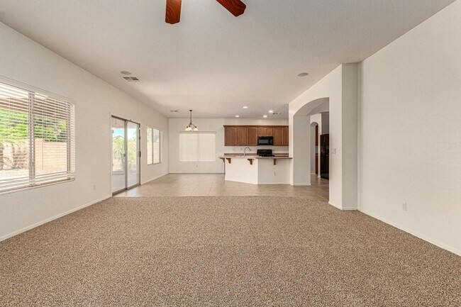 Building Photo - Chandler 4 Bedroom - 2.5 Bathroom with Pri...