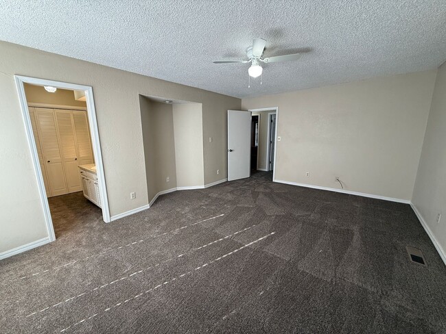 Building Photo - Huge Living Area, Storage Shed, Fenced Yard 3 bedroom Home