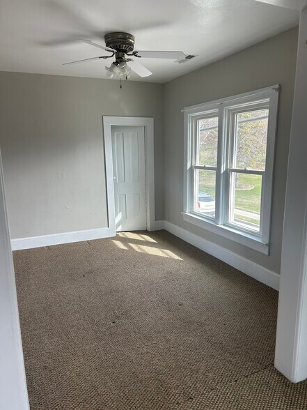 Dining room with closet - 204 N Water St