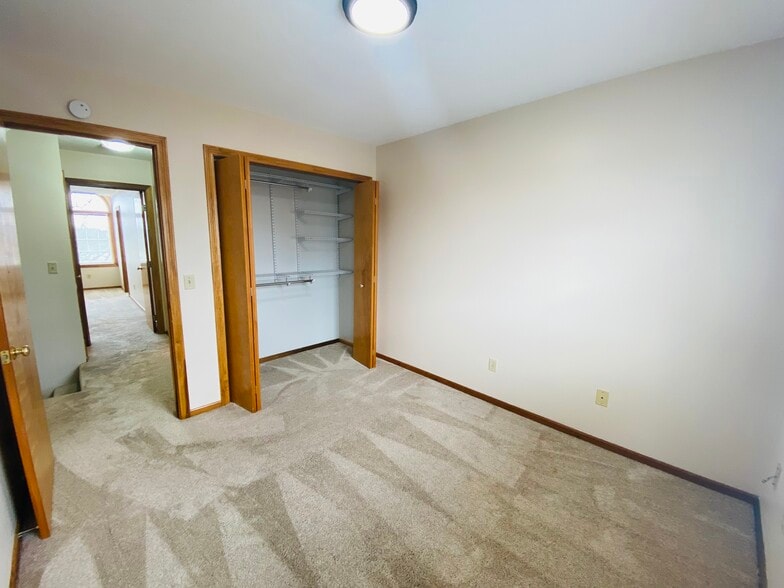 Building Photo - 7491 Shisler St NE