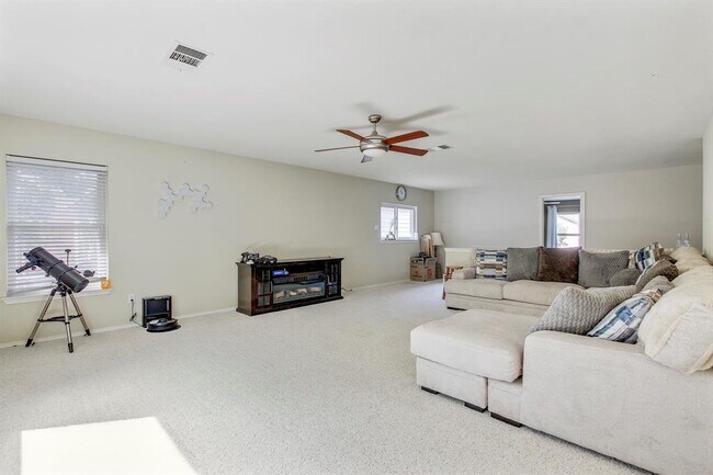 Building Photo - 1625 Balsam Way