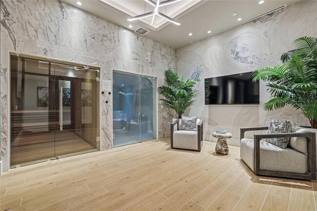 Building Photo - 275 1st Ave S