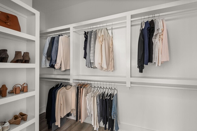 Building Photo - 7008 Westside Cir