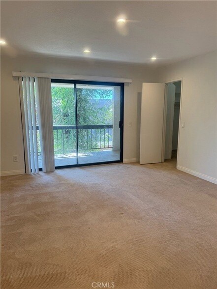 Building Photo - 10201 Mason Ave