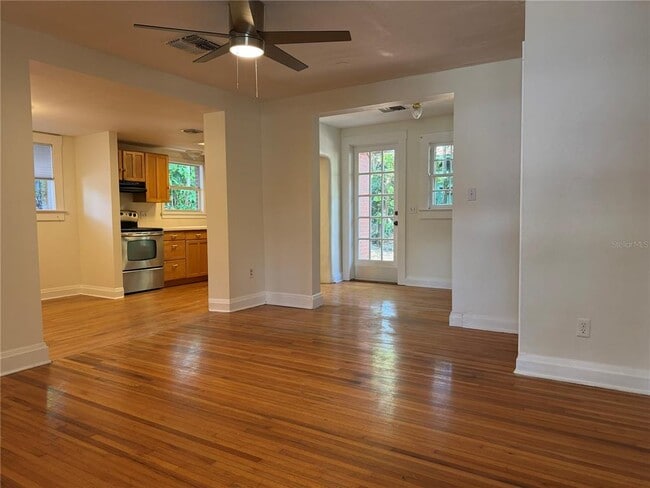 Building Photo - 3813 W De Leon St