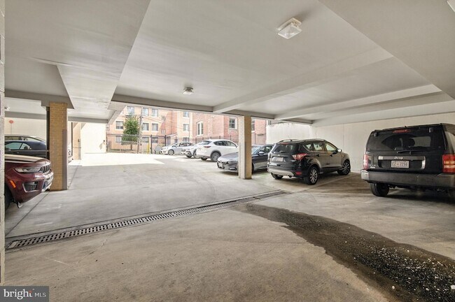 Building Photo - 1435 Chapin St NW