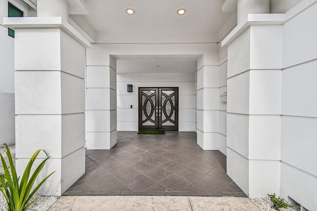 Building Photo - 24 Adalia Ave