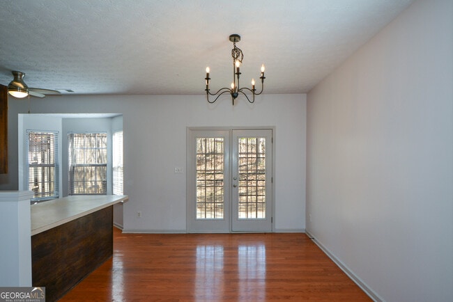 Building Photo - 5460 Hampton Ct