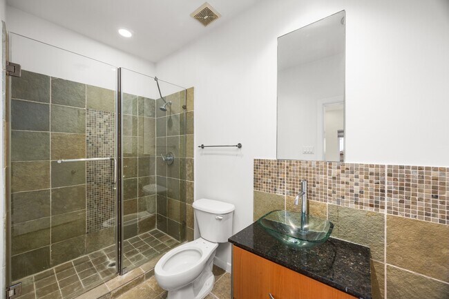 Building Photo - 5632 Kiam St