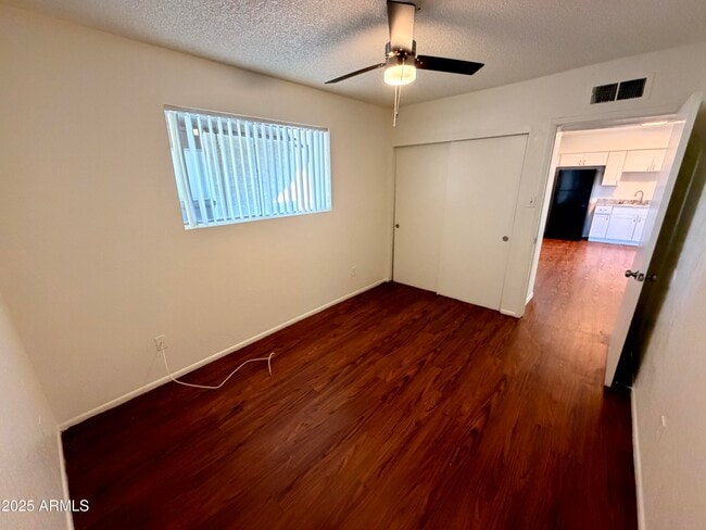 Building Photo - 6802 W Glendale Ave