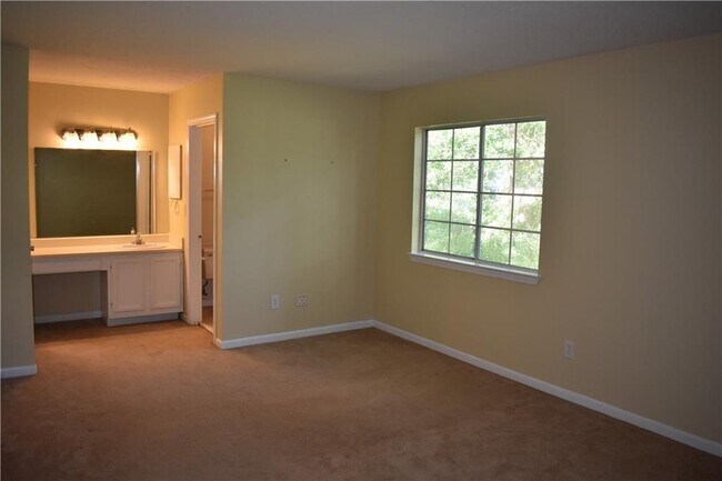 Building Photo - 6701 Dickens Ferry Rd
