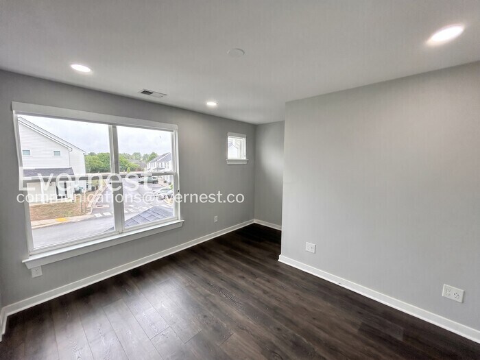 Building Photo - 603 Mason Ward Pl
