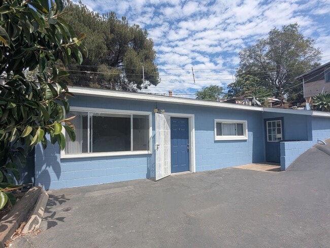 Primary Photo - Beautifully renovated 3 bedroom unit in La...