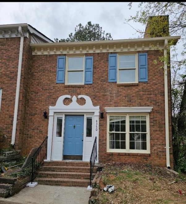 Building Photo - 4350 Village Square Ln