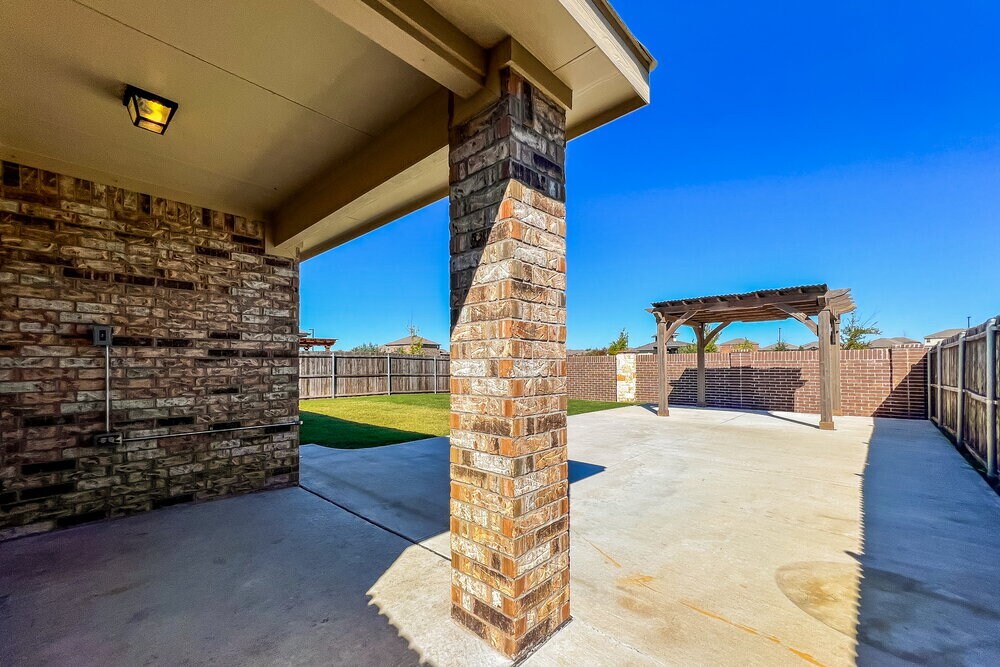 Building Photo - 1021 Decker Dr