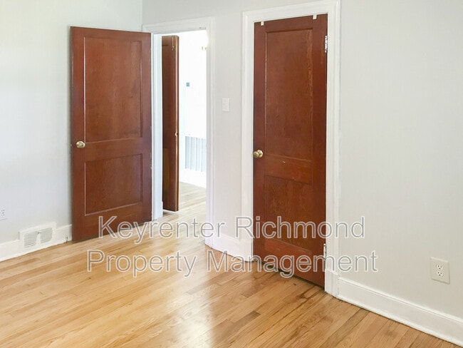 Building Photo - 7418 Wentworth Ave