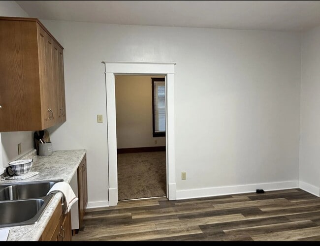 Building Photo - 812 Logan St