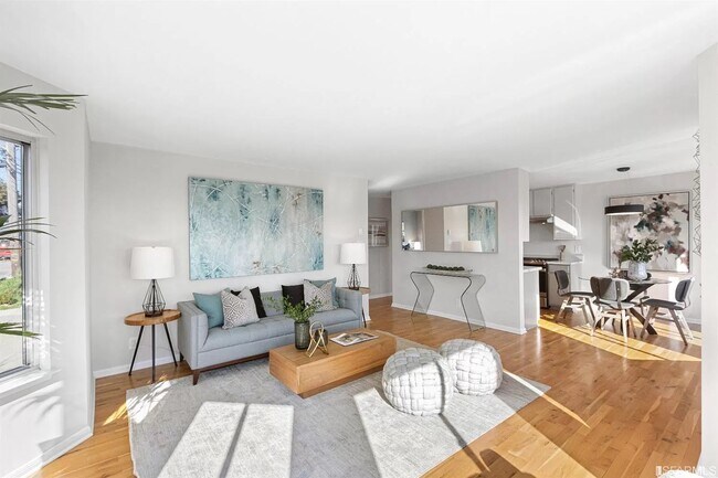 Building Photo - 999 Wisconsin St