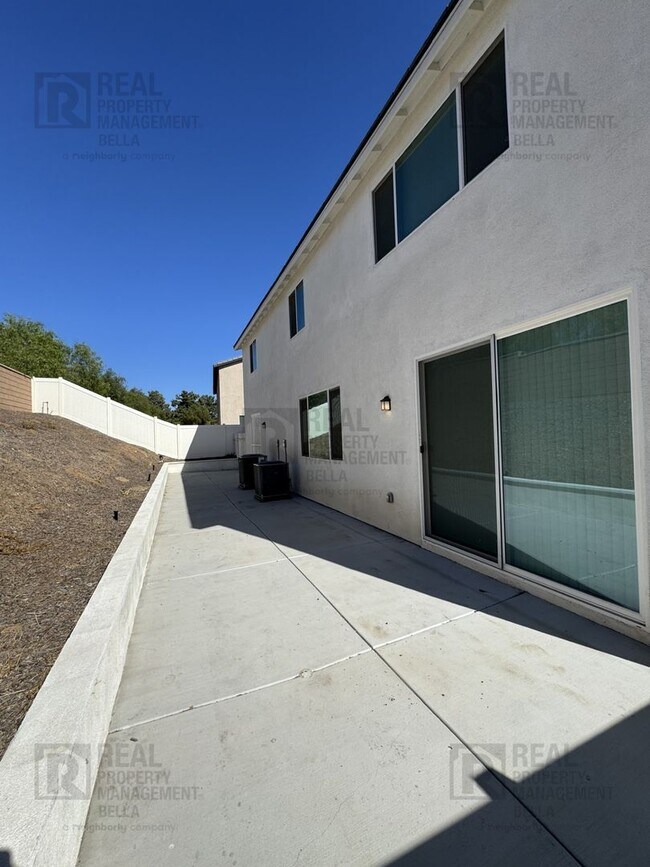 Building Photo - 30972 Lanark St
