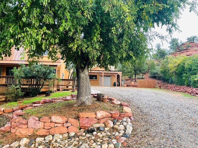 Building Photo - Village of Oak Creek