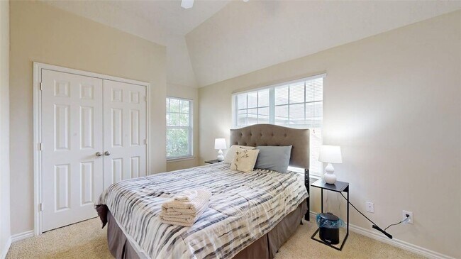 Building Photo - 4307 Spring Hill Drive