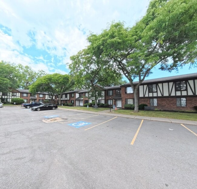 Building Photo - Modern 1-Bedroom Apartment in Irondequoit ...