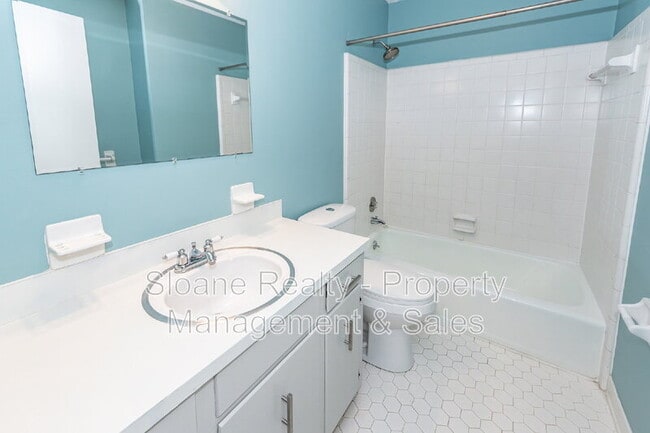 Building Photo - 40 Meander Row