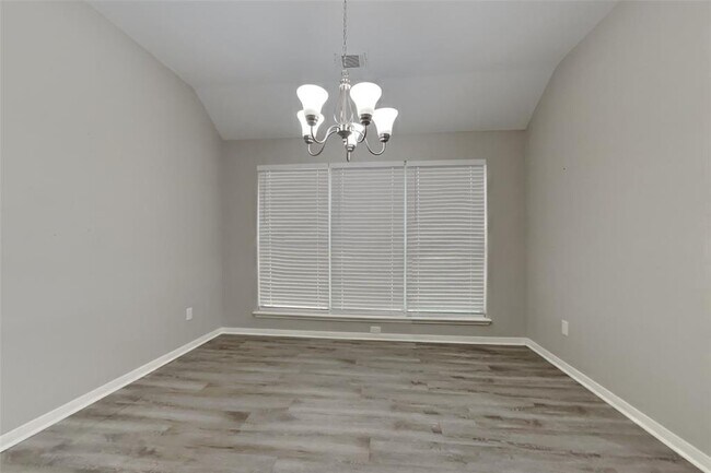 Building Photo - 2146 Berkshire Elm St