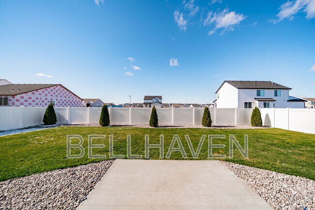 Building Photo - 667 S 2275 W