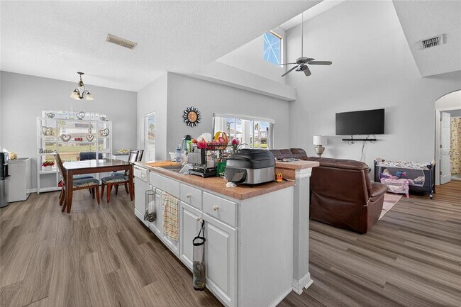 Building Photo - 1202 Cumbrian Lakes Ct