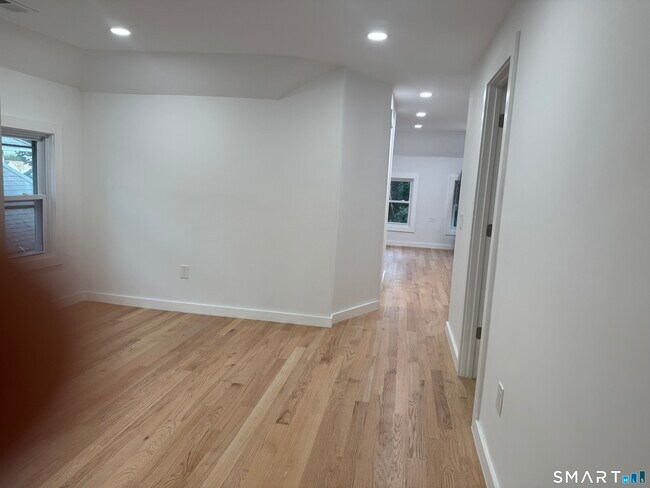 Building Photo - 263 Hawley Ave