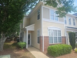 Building Photo - Charming 2br/2.5ba in Delta Lake, end unit townhome! Available now!