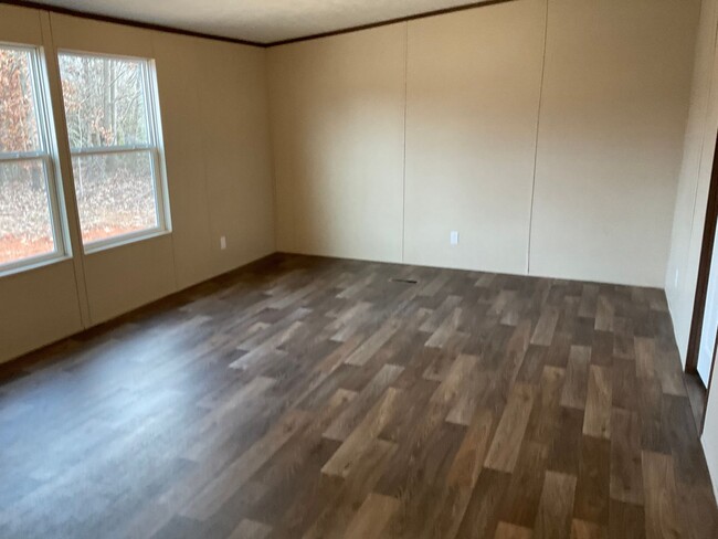 Building Photo - Doublewide Home  For Rent is Iron Station, NC