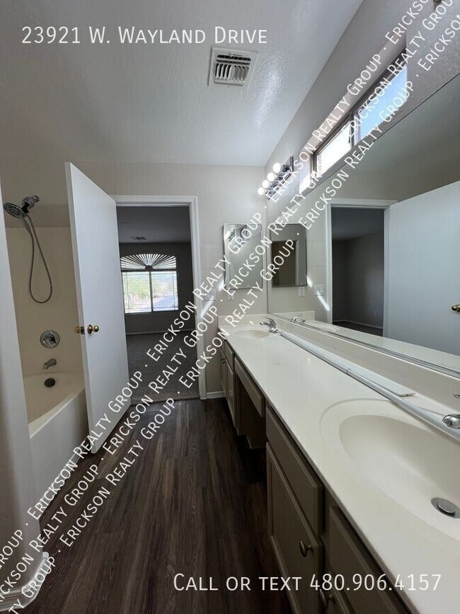 Building Photo - 23921 W Wayland Dr