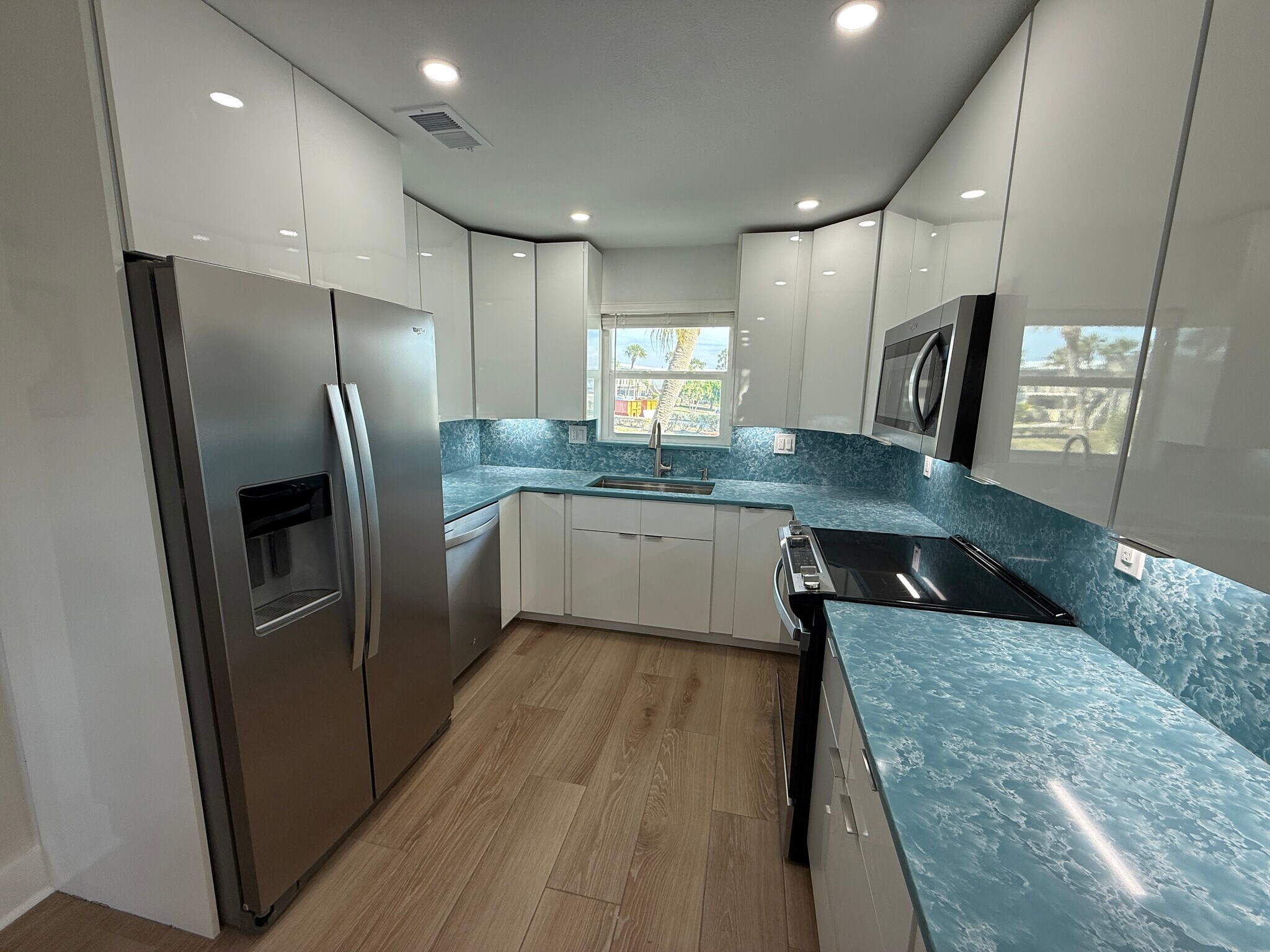 Kitchen - 6300 Flotilla Dr