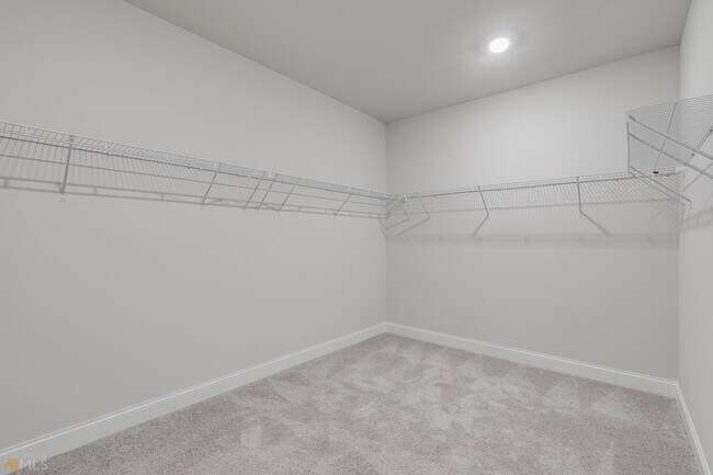 Building Photo - 322 Caledonia Ct