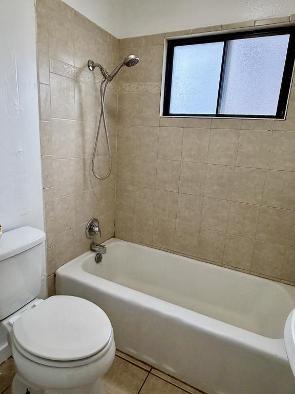 Building Photo - 1450 Clark Dr