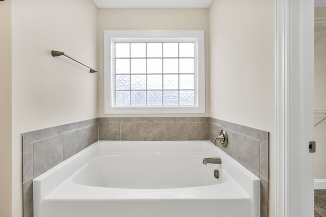 Building Photo - 463 Worsley Wy