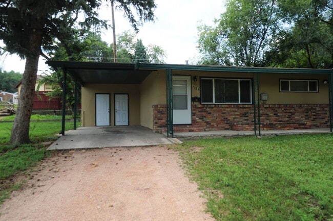 Primary Photo - 1914 Cascade Ln