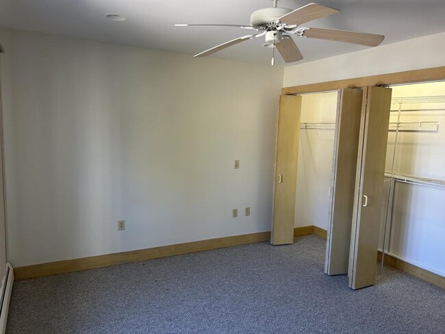 Building Photo - 715 Hampton St