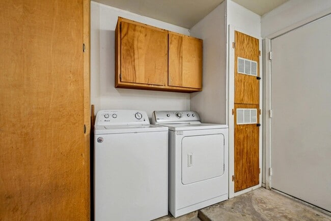 Building Photo - 9424 Singing Quail Dr