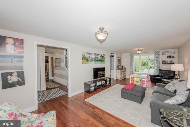 Building Photo - 6135 Waterloo Rd