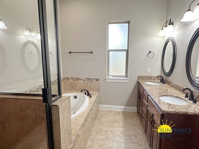 Building Photo - Gorgeous 3-Bedroom Home in Magnolia Village, Navarre, Near Hurlburt Field!